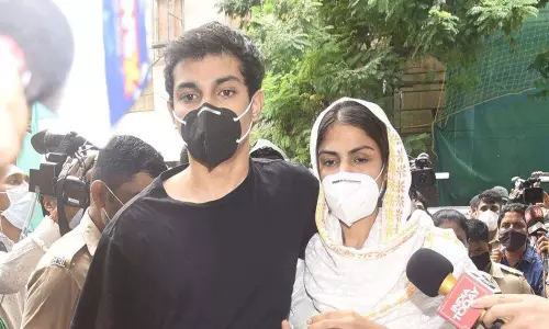 Rhea Chakroborty Bail : రియా బెయిల్ ని తిరస్కరించిన ముంబై స్పెషల్ కోర్టు!