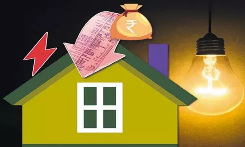 Electricity Bills in AP: పేదల ఇళ్లకు సాంకేతికత జోడింపు.. విద్యుత్ బిల్లులు ఆదా ఏర్పాట్లు Electricity Bills in AP: పేదల ఇళ్లకు సాంకేతికత జోడింపు.. విద్యుత్ బిల్లులు ఆదా ఏర్పాట్లు