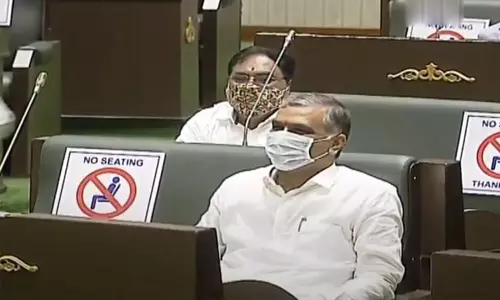 శాస‌న‌స‌భ‌కు హాజరైన మంత్రి హ‌రీష్‌రావు