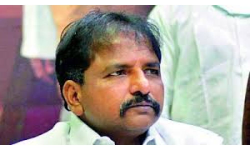 Sailajanath Comments: ఇన్ సైడ్ ట్రేడింగ్ అనేది చట్టానికి వ్యతిరేకమా అనేది చట్టం చూస్తుంది..శైలజానాధ్.. Sailajanath Comments: ఇన్ సైడ్ ట్రేడింగ్ అనేది చట్టానికి వ్యతిరేకమా అనేది చట్టం చూస్తుంది..శైలజానాధ్..