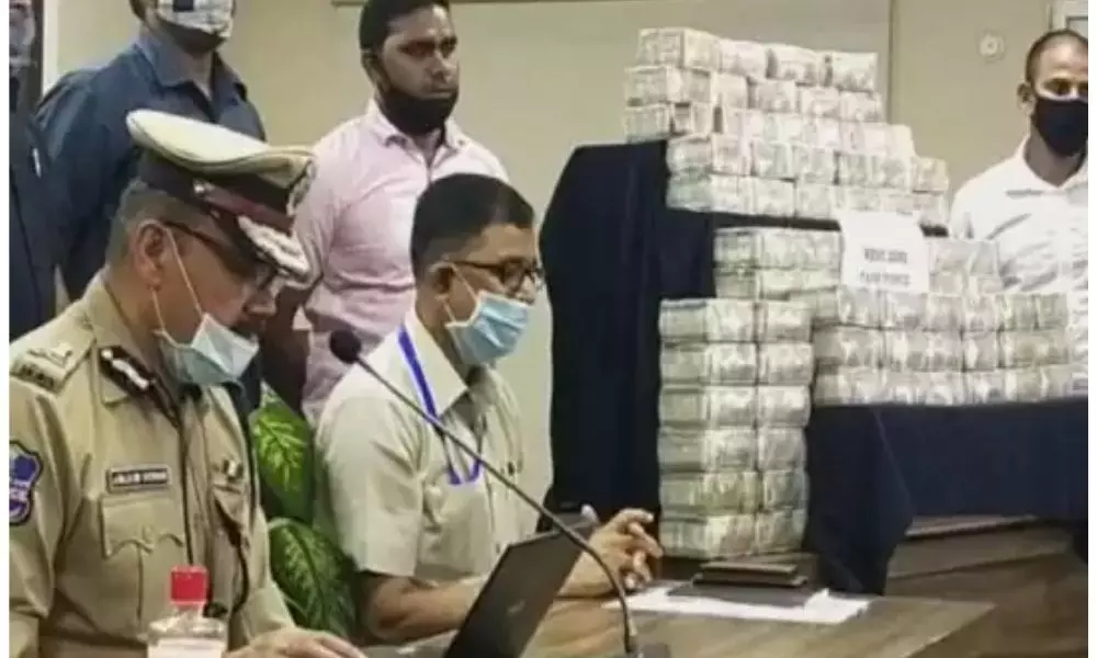 Money Laundering In Hyderabad : వామ్మో ఎంత డబ్బో..అంతా హవాలా సొమ్మే