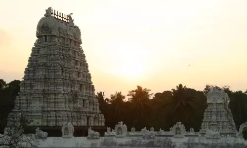 శతాబ్దాలుగా చీకటి కోటలో మగ్గిన జలకంఠేశ్వరుడు