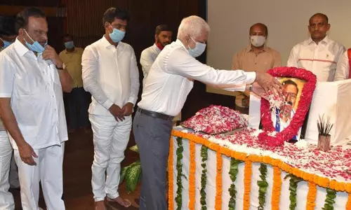 ఎంపీ బల్లి దుర్గాప్రసాద్ కు పలువురు నేతల నివాళి! ఎంపీ బల్లి దుర్గాప్రసాద్ కు పలువురు నేతల నివాళి!