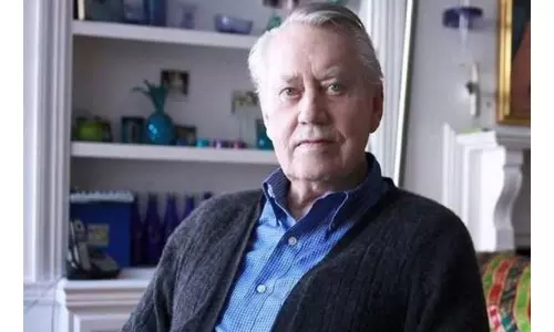 బతికుండగానే యావదాస్తిని దానం చేసిన దాన కర్ణుడు