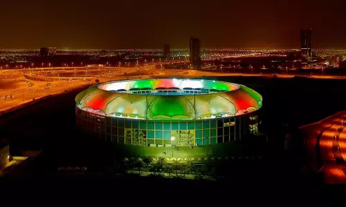 ఐపీఎల్ 13: మొదటి మ్యాచ్ కి  సర్వాంగ సుందరంగా అబుదాబీ స్టేడియం రెడీ!