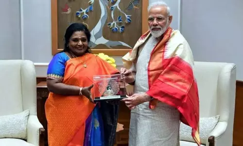 Birthday Wishes to PM Modi : ప్రధాని నరేంద్రమోదీకి పుట్టిన రోజు శుభాకాంక్షలు తెలిపిన గవర్నర్ తమిళిసై, సీఎం కేసీఆర్ Birthday Wishes to PM Modi : ప్రధాని నరేంద్రమోదీకి పుట్టిన రోజు శుభాకాంక్షలు తెలిపిన గవర్నర్ తమిళిసై, సీఎం కేసీఆర్