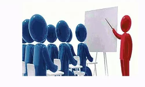 Telangana Government : విద్యార్థి వద్దకే టీచర్.. గిరిజన ప్రాంతాల్లో అమలు Telangana Government : విద్యార్థి వద్దకే టీచర్.. గిరిజన ప్రాంతాల్లో అమలు