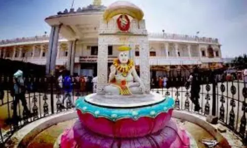 మంత్రాలయ శ్రీ రాఘవేంద్ర స్వామి చరిత్ర మంత్రాలయ శ్రీ రాఘవేంద్ర స్వామి చరిత్ర