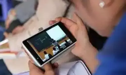 ఆన్లైన్ క్లాసులు.. తల్లిదండ్రుల జేబులకు చిల్లులు!!