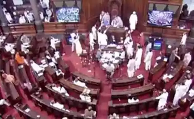 farm bills passed in Rajya Sabha : పెద్దల సభలో పెను దుమారం.. పంతం నెగ్గించుకున్న కేంద్రం!
