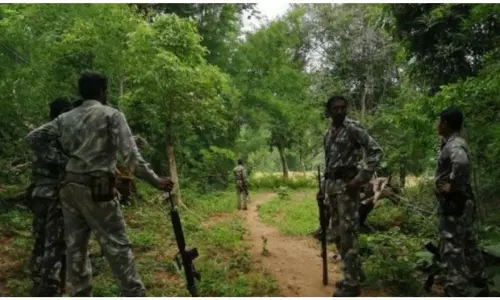 Encounter In Telangana : కడంబ అడవుల్లో తుపాకుల మోత..ఇద్దరు మావోల మృతి Encounter In Telangana : కడంబ అడవుల్లో తుపాకుల మోత..ఇద్దరు మావోల మృతి