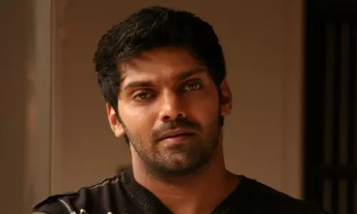 చిక్కుల్లో ఆర్య.. కోర్టు నోటిసులు! చిక్కుల్లో ఆర్య.. కోర్టు నోటిసులు!