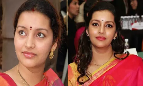 మళ్లీ కెమెరా ముందుకు రేణు దేశాయ్‌!