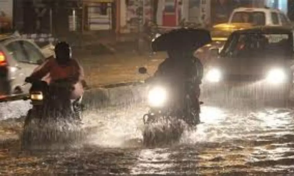 Heavy Rain in Telangana: బలపడ్డ అల్పపీడనం.. తెలంగాణా ప్రభుత్వం అప్రమత్తం