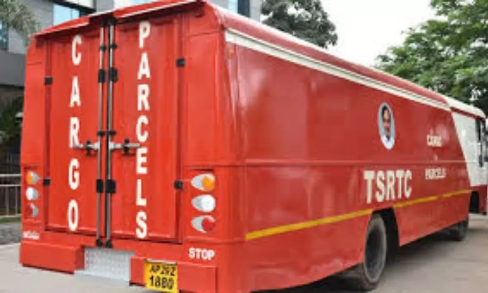 TSRTC Cargo And Parcel Services: తెలంగాణాలో ఫలితాలిస్తున్న ఆర్టీసీ కార్గో.. మరింత విస్తరించేందుకు ఏర్పాట్లు