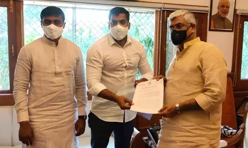 కేంద్ర మంత్రిని కలిసిన మంత్రి అనిల్‌ యాదవ్