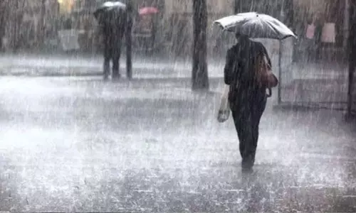 Weather Updates: కొనసాగుతున్న అల్పపీడనం.. మరో మూడు రోజులు వర్షాలు!