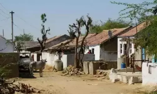 VRO Expelled : వీఆర్ఓపై కుల బహిష్కరణ వేటు..ఎందుకో తెలుసా