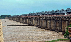 Dhowleswaram Barrage: గోదావరిలో క్రమేణా పెరుగుతున్న వరద ఇన్ ఫ్లో