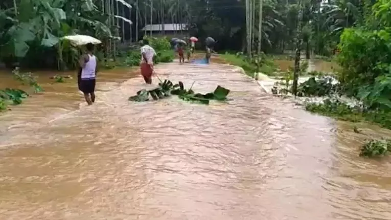 అస్సాంలో భారీ వరదలు.. నీట మునిగిన 10 గ్రామాలు