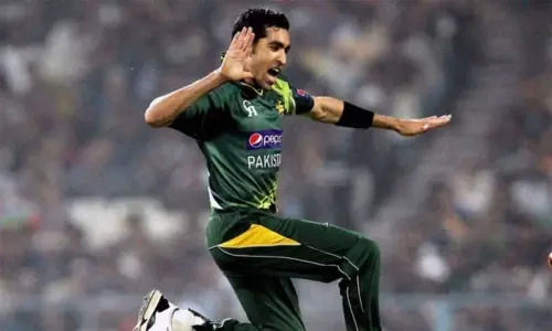 Umar Gul:  అంత‌ర్జాతీయ క్రికెట్‌కు వీడ్కొలు చెప్పిన పాక్ పెస‌ర్‌