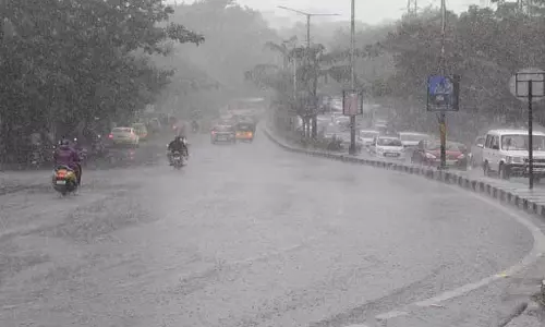 హైదరాబాద్ నగరంలో కుండపోత వర్షం