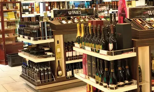 ఏపీలో హామీ ప్రకారం షాపులు తగ్గించని ప్రభుత్వం.. ఏపీలో హామీ ప్రకారం షాపులు తగ్గించని ప్రభుత్వం..