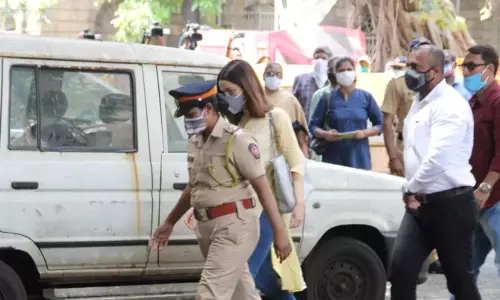 ఎన్‌సీబీ విచార‌ణ‌కు హాజ‌రైన సారా, శ్రద్ధాక‌పూర్.. దీపిక ఫోన్ సీజ్!