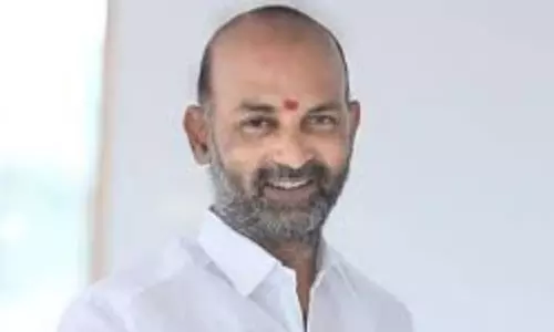 BJP MP Bandi Sanjay : బండి సంజయ్కు అస్వస్థత.. ఎయిమ్స్లో చేరిక BJP MP Bandi Sanjay : బండి సంజయ్కు అస్వస్థత.. ఎయిమ్స్లో చేరిక