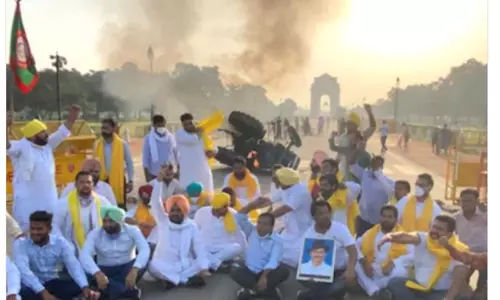 వ్యవసాయ బిల్లులకు రాష్ట్రపతి రాజముద్ర.. నిరసనలు తీవ్రం..