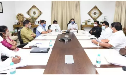 Minister KTR : ఆస్తులను న‌మోదు చేయడానికి ద‌ళారుల‌ను న‌మ్మొద్దు : కేటీఆర్