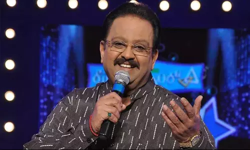 ఎస్పీబీకి భారతరత్న ప్రకటించాలంటూ సోషల్‌ మీడియాలో పెద్ద ఎత్తున సందేశాలు