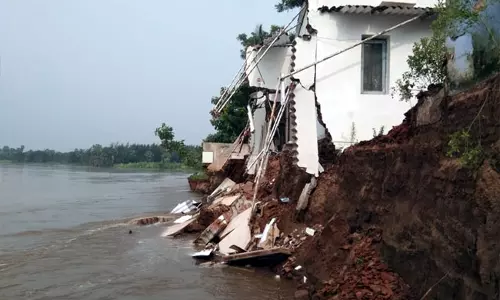 వరదనీటిలో హీరో శర్వానంద్ తాతయ్య ఇల్లు వరదనీటిలో హీరో శర్వానంద్ తాతయ్య ఇల్లు