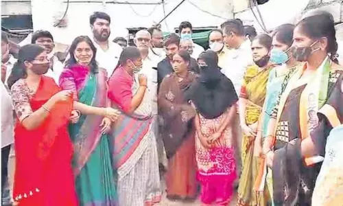 నిందితుడికి ఉరిశిక్ష వేయాలి: సీతక్క