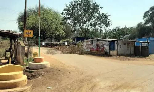 తెలంగాణ సర్కార్ తీసుకొచ్చిన ఆ చట్టం ఇప్పుడు ప్రజాప్రతినిదులకు చుక్కలు చూపిస్తోంది