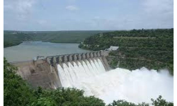 Srisailam project updates: శ్రీశైలం జలాశయానికి కొనసాగుతున్న వరద...