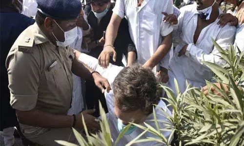 పోలీసులు నన్ను తోసేసి లాఠీఛార్జ్ చేశారు : రాహుల్ గాంధీ