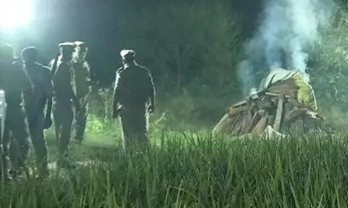 హత్రాస్ ఘటన : ఫోరెన్సిక్ రిపోర్ట్ లో కీలక విషయాలు! హత్రాస్ ఘటన : ఫోరెన్సిక్ రిపోర్ట్ లో కీలక విషయాలు!