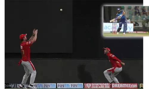 IPL 2020 Match 13Updates : ఒక బంతి + ఇద్దరు ఫీల్డర్లు = రోహిత్ ఔట్!