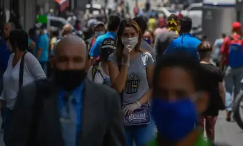 మాస్క్ అతిగా వాడితే ఊపిరితిత్తుల సమస్యలు వస్తాయా?