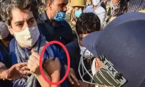 రాష్ట్రంలో మహిళ పోలీసులు లేరా.. యోగీజీ ?