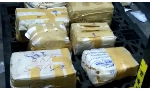 Shamshabad Airport : శంషాబాద్ విమానాశ్రయంలో 30 కోట్ల విలువైన వజ్రాభరణాల స్వాధీనం