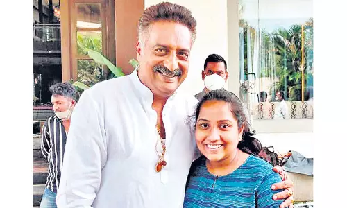 మరోసారి గొప్ప మనసు చాటుకున్న ప్రకాష్ రాజ్.. పేద విద్యార్ధినికి అండగా!
