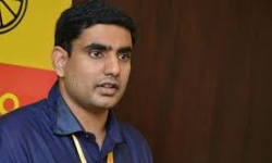 Nara Lokesh: తిరుపతి కోవిడ్ సెంటర్ లో ప్రమాదం బాధాకరం: నారా లోకేష్ Nara Lokesh: తిరుపతి కోవిడ్ సెంటర్ లో ప్రమాదం బాధాకరం: నారా లోకేష్