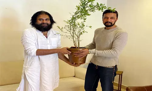 పవన్‌ను కలిసిన సుదీప్!