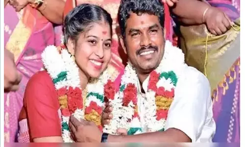 19 ఏళ్ల యువతితో ఎమ్మెల్యే ప్రేమ పెళ్లి.. అమ్మాయి తండ్రి ఆత్మహత్యాయత్నం 19 ఏళ్ల యువతితో ఎమ్మెల్యే ప్రేమ పెళ్లి.. అమ్మాయి తండ్రి ఆత్మహత్యాయత్నం