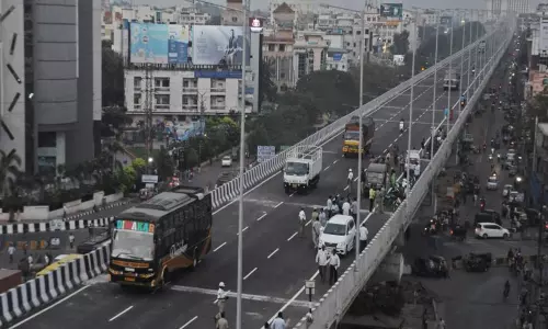 విజయవాడ ట్రాఫిక్ కష్టాలు తీరేదెన్నడో?
