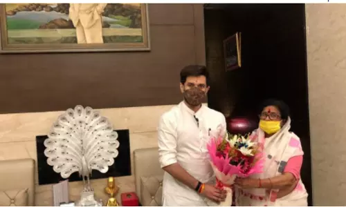 బీహార్ లో బీజేపీకి షాక్.. పార్టీని వీడిన కీలకనేతలు