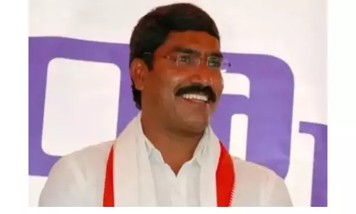 సీఎం కేసీఆర్‌పై కాంగ్రెస్ నేత సంచలన వ్యాఖ్యలు