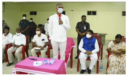 ఉత్తమ్ కుమార్ రెడ్డి బేషరతుగా క్షమాపణ చెప్పాలి : మంత్రి హరీష్ రావు